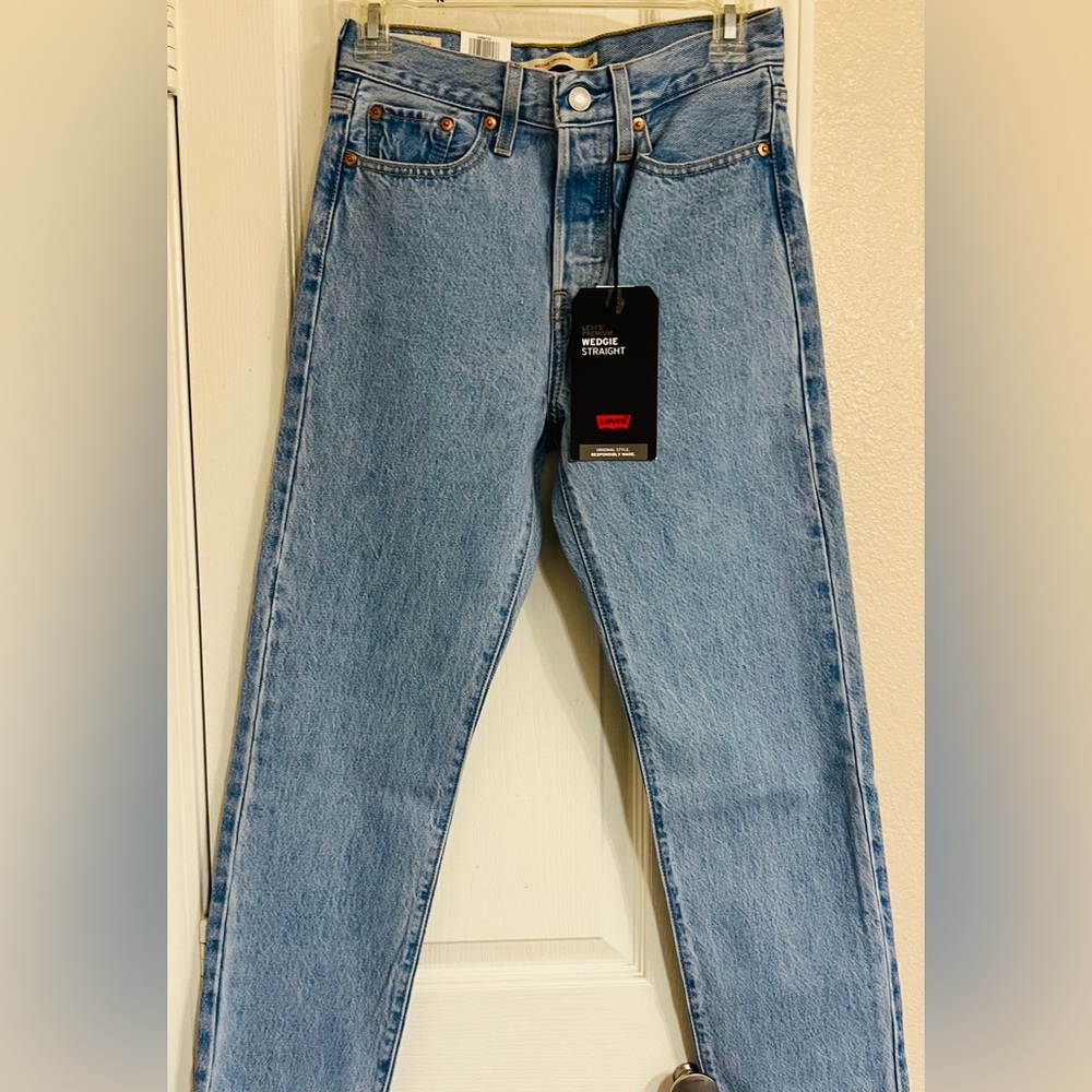 Levi's Wedgie Straight Jeans